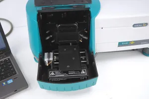 Agilent Cary Eclipse Fluorescence Spectrometer with Microplate Bundle 190–1100, 5 of 13