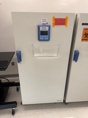 Thermo Scientific HERAtherm Refrigerated Incubator IMP400 for Precise Temperature Control-cover