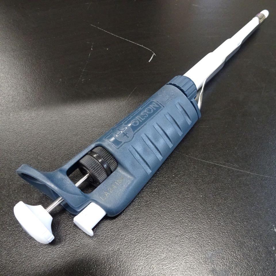 Gilson P1000 Air Displacement Variable Volume Micropipette 200–1000 µL Calibrated