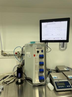 Eppendorf BioFlo 320 Benchtop Bioreactor for Controlled Fermentation and Cell Culture-cover