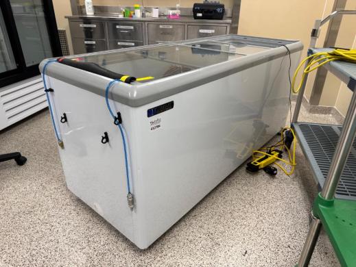 Master-Bilt MSF-71AN Refrigerated Display Chest with Digital Temperature Control-cover