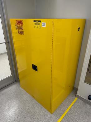 ULINE Model 879020 90 Gallon FM Approved Flammable Liquid Storage Cabinet-cover