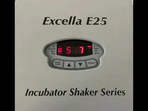 New Brunswick Excella E25 Incubating Shaker with precise temperature and speed control, 8 of 11