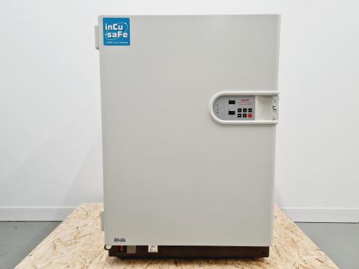 Sanyo MCO-15AC CO2 Laboratory Incubator-cover