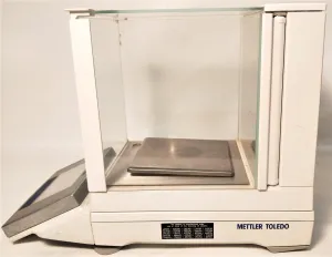 Mettler Toledo XS603SDR Delta-Range Analytical Balance (120g x 0.0001g / 610g x 0.001g), 3 of 7