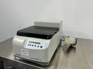 Eppendorf Concentrator Plus 5305 Vacuum Sample Concentrator with Temperature Control, 2 of 4