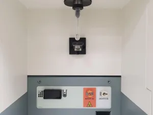 BD FACSCalibur Laser-Based Flow Cytometer with Transformer System, 8 of 11
