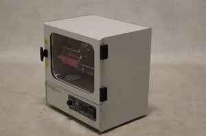 Affymetrix GeneChip 640 Hybridization Oven, 2 of 5