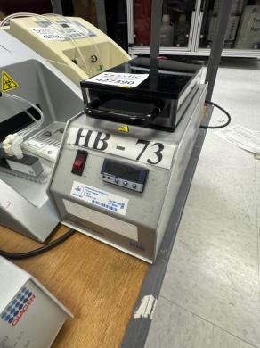 Qiagen HCS Microplate Heater I for Controlled Microplate Heating-cover