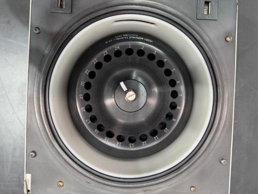 Sorvall MC 12V Variable Speed Microcentrifuge with 24-Place Rotor-cover