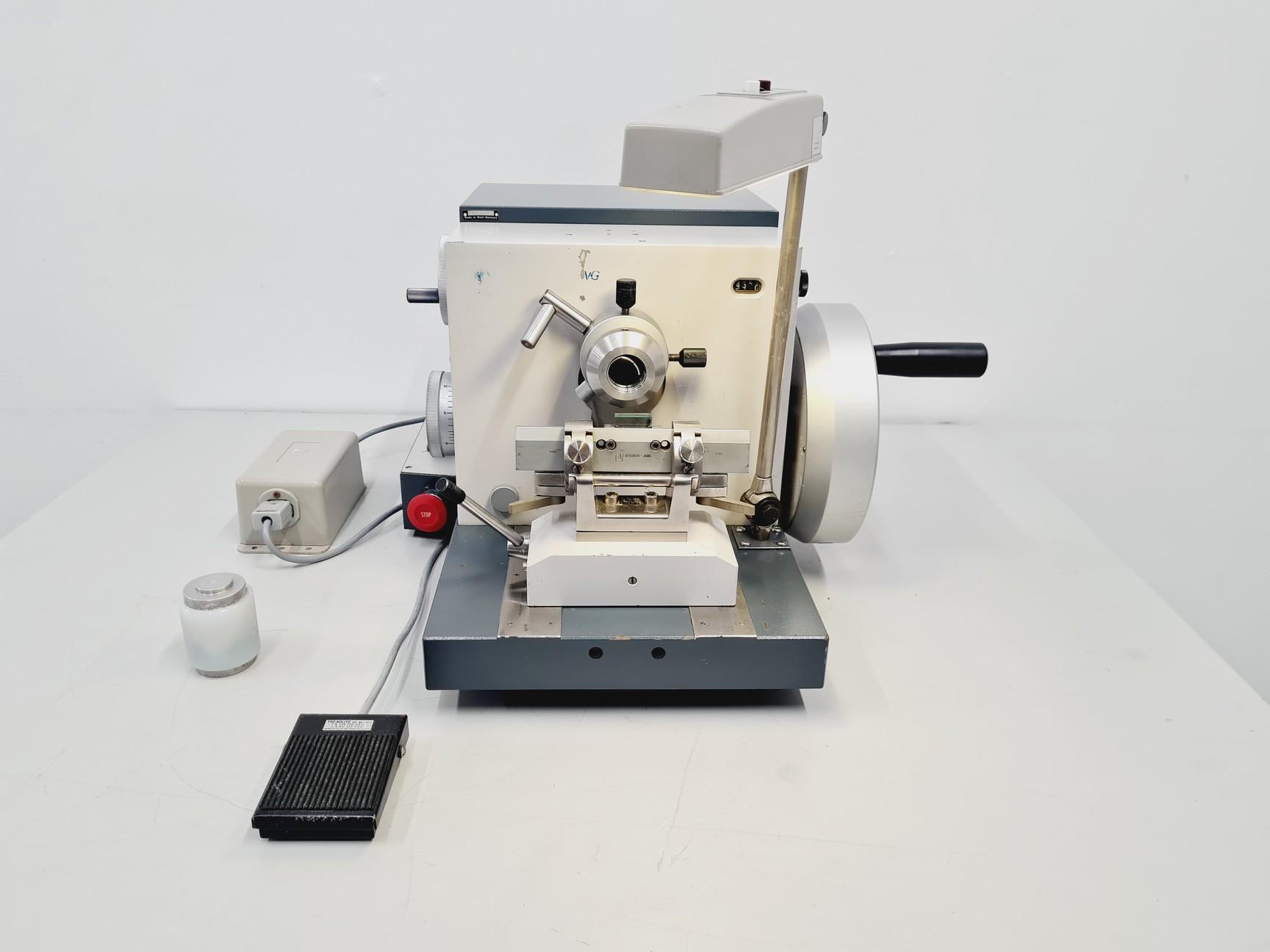 Leica Autocut 1140 Rotary Microtome for Precise Tissue Sectioning