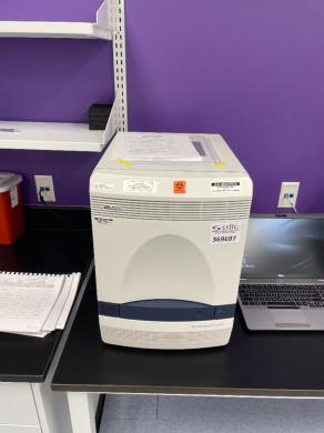 Applied Biosystems 7500 Fast Real-Time PCR System for Molecular Diagnostics and Gene Expression-cover