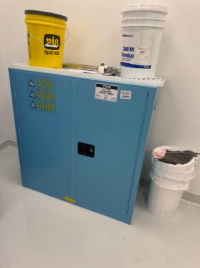 ULINE H-3775M 30-Gallon Acid & Corrosive Chemical Storage Cabinet-cover