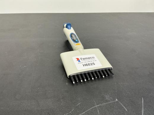 Biohit M100 12-Channel Electronic Multichannel Pipette-cover