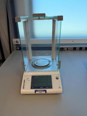 Metler Toledo ML104T Analytical Balance-cover