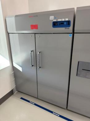 Thermo Fisher Scientific TSX5005SA Double Door Laboratory Refrigerator-cover