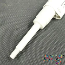 Eppendorf Research Adjustable Single-Channel Pipette 100–1000 µL, 2 of 3