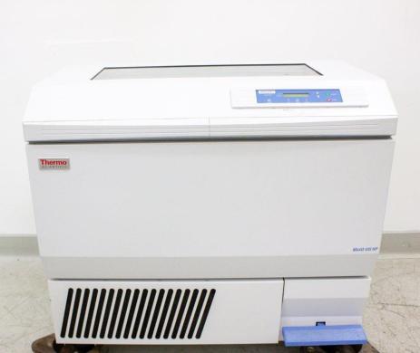 Thermo MaxQ 435 HP Incubator Shaker with 4L/6L Flask Capacity and Precise Temp Control-cover