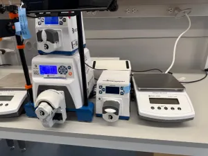 Repligen KrosFlo KR2i Tangential Flow Filtration (TFF) System with Integrated Software and Scales, 2 of 3