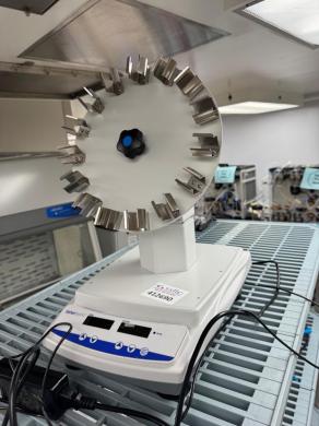 Fisherbrand Multi-Purpose Tube Rotator Model 88861049 for Laboratory Tube Mixing-cover