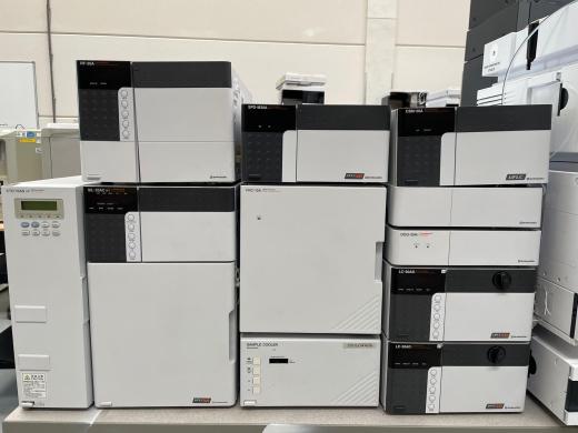 Shimadzu LC-20 HPLC System with DAD and FLD-cover
