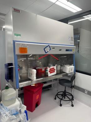 Thermo Fisher Scientific 1300 Series A2 6' Class II Biosafety Cabinet for Sterile Containment-cover