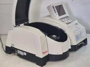 Thermo Scientific Evolution 300 Double-Beam UV-Visible Spectrophotometer, 7 of 12