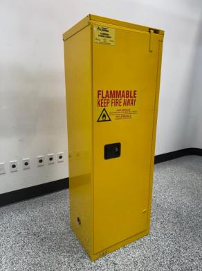 Condor 45AE81 22 Gallon Flammable Liquid Storage Cabinet-cover