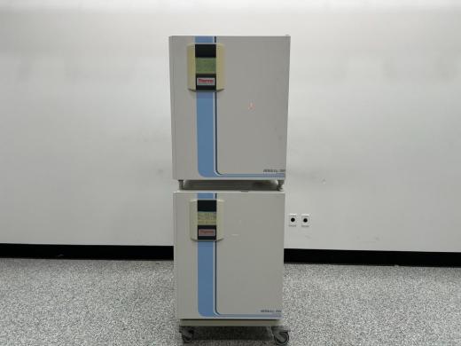 Thermo Scientific HERAcell 150i CO2 Doublestack Cell Culture Incubator System-cover