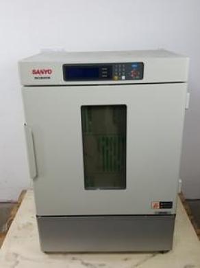 Sanyo Laboratory Incubator Model - MIR-154 Lab-cover