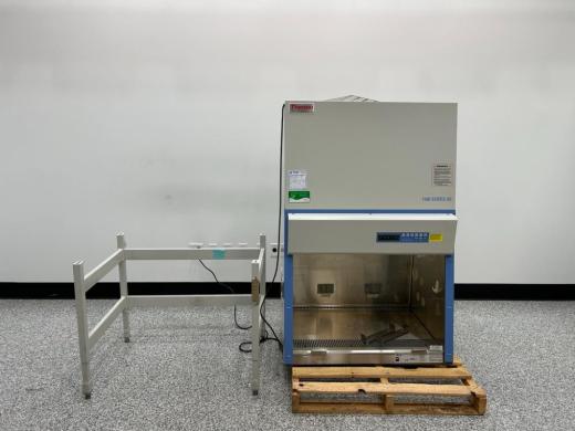 Thermo Scientific 1300 Series A2 Model 1323 Class II Type A2 4-Foot Biosafety Cabinet-cover
