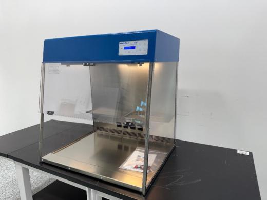VWR 3' PCR Workstation Model 76289-386 with HEPA Filtration and UV Sterilization-cover