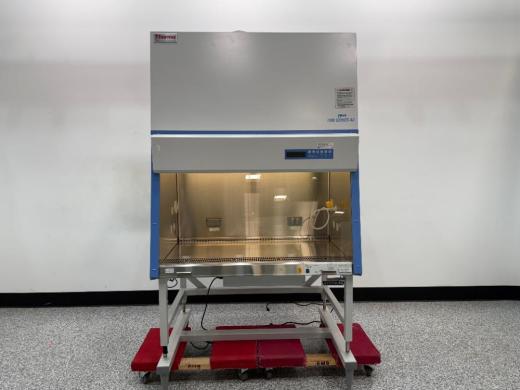 Thermo 1300 Series A2 4Ft Class II Biosafety Cabinet Model 1375-cover