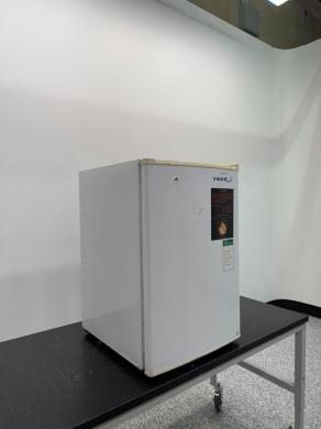 VWR R406FA16 Under Counter Laboratory Refrigerator with Freezer Compartment-cover