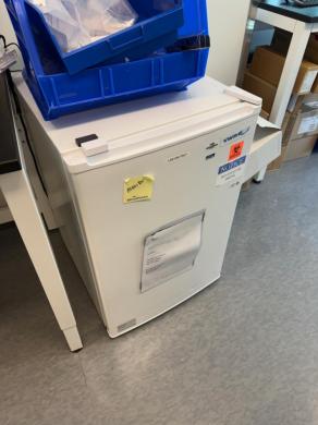 VWR Laboratory Refrigerator with Single Refrigeration Compartment-cover