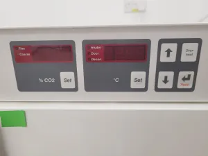 LEEC GA2000 Research CO2 Incubator, 17 of 24