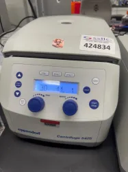 Eppendorf 5425 Benchtop Centrifuge with Fixed-Angle and Swing-Bucket Rotors, 2 of 6