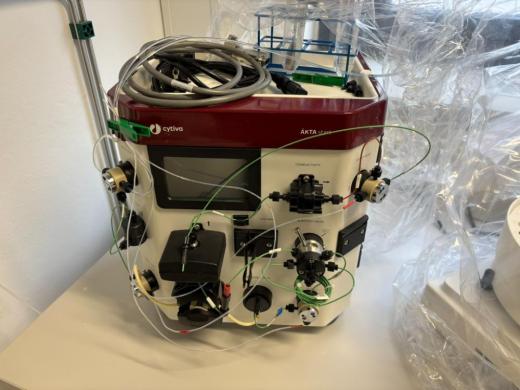 Cytiva ÄKTA Start Laboratory-Scale Protein Purification Chromatography System-cover