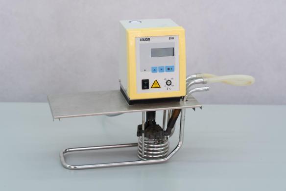 Lauda E100 Laboratory Thermostat with Optional Circulation-cover