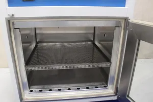 Elbanton Cooling Incubator with Nitrogen Barrel, 2 of 4