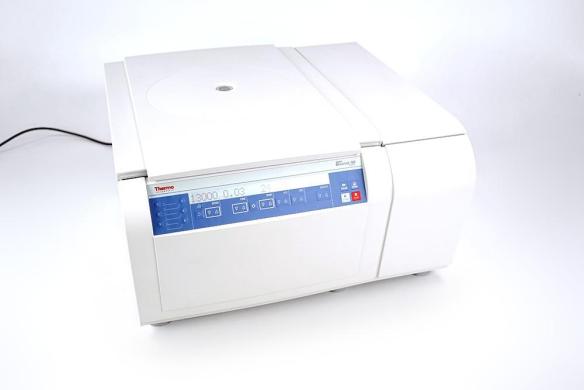 Thermo Scientific Multifuge X1R Refrigerated Benchtop Centrifuge with M20 MTP Rotor (2018)-cover