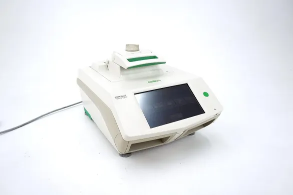 Bio-Rad C1000 Touch Thermal Cycler with Gradient-Enabled 384-Well Fast Reaction Module