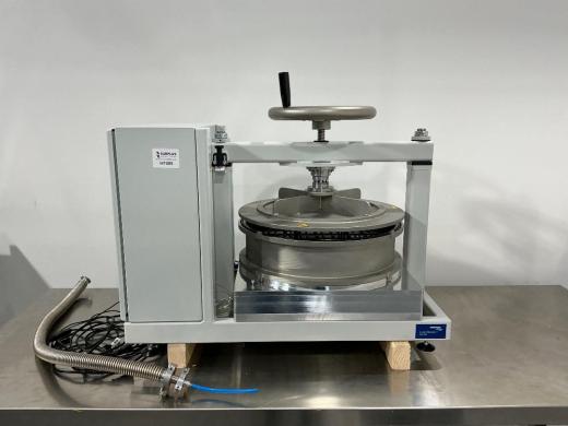 Suisse Technology Partners Leak Master I Precision Leak Tightness Tester-cover