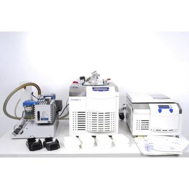 Christ RVC 2-33 CDplus Concentrator + Alpha 2-4 LDplus Freeze Dryer + Pump-cover