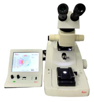 Leica Ultramicrotome EM UC7 with MZ6 Pod and Tilting Binocular Head-cover