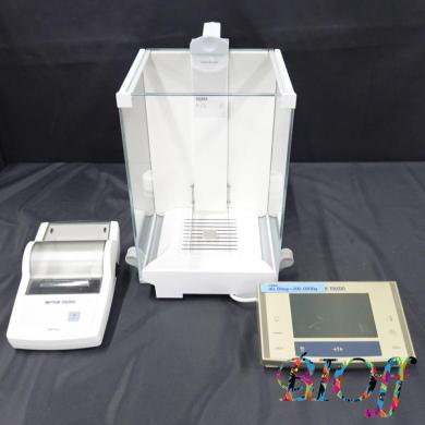 Mettler Toledo XS204 Analytical Balance, 220 g Capacity, 0.1 mg Readability-cover