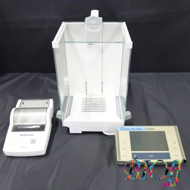 Mettler Toledo XS204 Analytical Balance, 220 g Capacity, 0.1 mg Readability