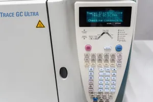 Thermo Fisher Trace GC Ultra with Triplus Autosampler and H₂ Sensor plus 32L Cryogenic Liquid Nitrogen Dewar, 9 of 15