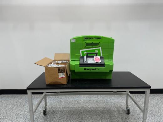 Honeywell Emergency Eye Wash Station for Laboratory Safety-cover