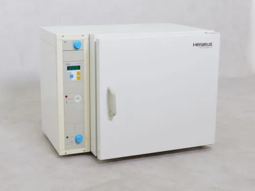 Heraeus B6060 Laboratory Incubator with Natural Convection